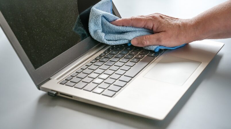 laptop czyszczenie